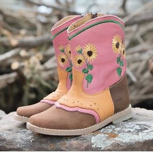 Excellent condition girls cowboy boots.